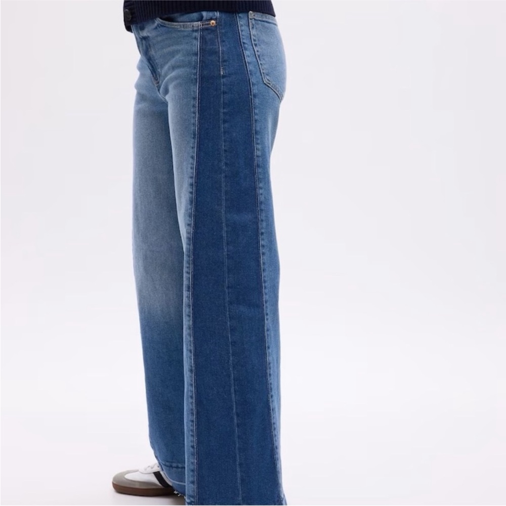 GAP Women's High Rise Stride Wide-Leg Two Tone Jeans in *Short* Size: 2s / 26